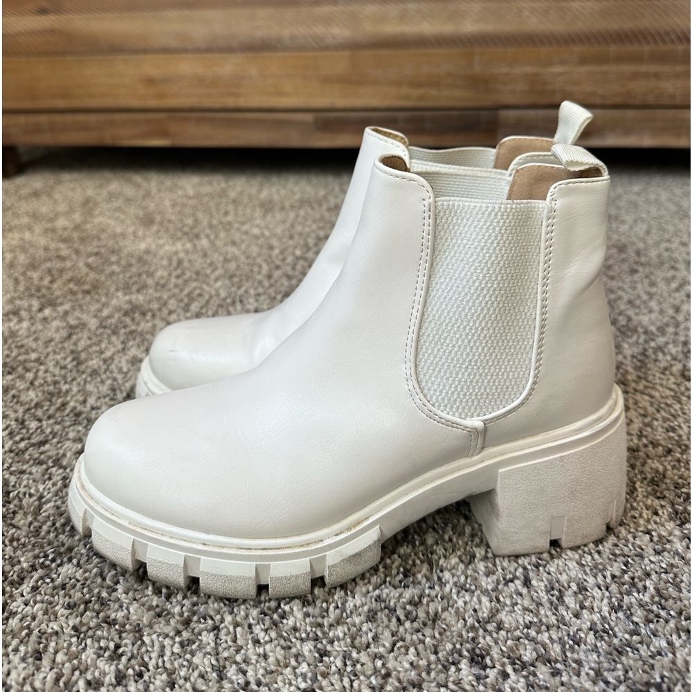 White soda lug booties size 7.5